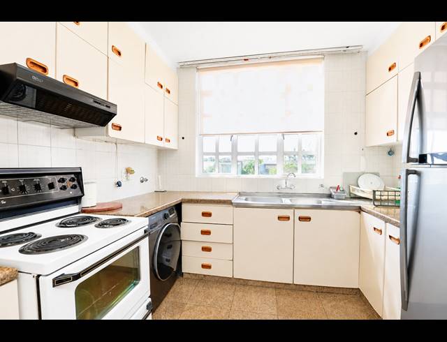 2 BEDROOM APARTMENT FOR SALE IN ESSENWOOD